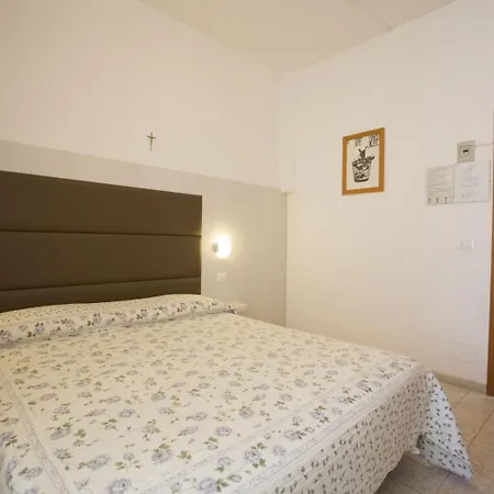 Отель Gigliola 3*