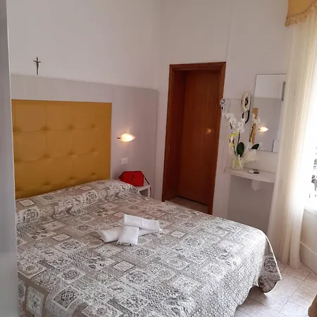 Отель Gigliola 3*