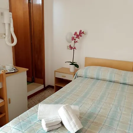 Отель Gigliola 3*