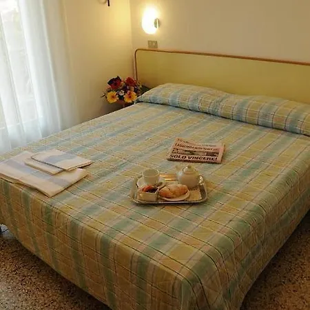 Gigliola Gatteo a Mare